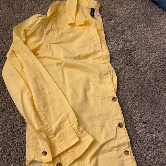 H&M Button Down - Picture 1 of 4